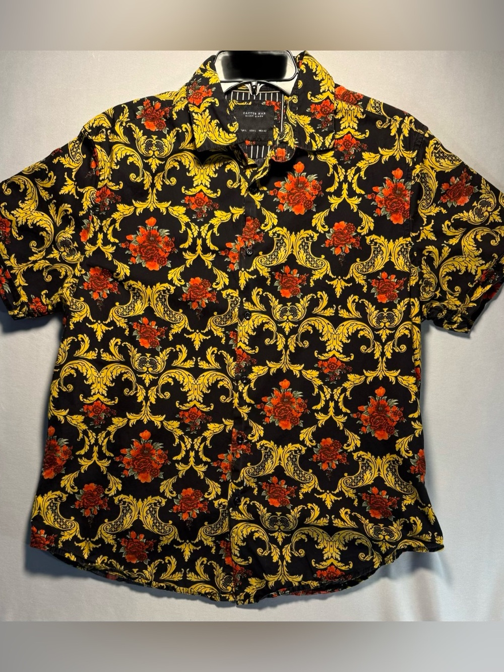 Cactus Man Ricky Singh Short-Sleeve w/Yellow Baroque Red Floral Print. Size L